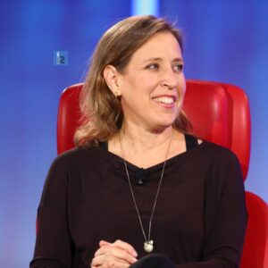 5 Prominent Women Leaders Leading the Business Industry in 2022