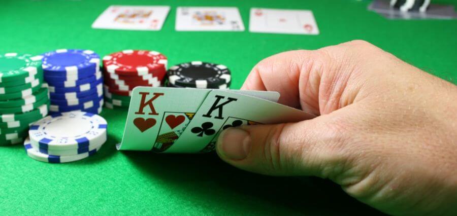 Tips you should know for playing poker online