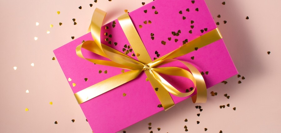 You are currently viewing Employee Gifts: The Gift That Gives Back