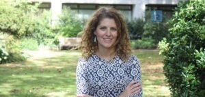 Read more about the article Deirdre Mc Gettrick: Offering Wide Range of Furnishings