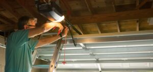 Read more about the article The Benefits of Garage Door Repairing Services