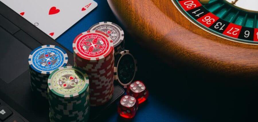5-Ways-Online-Casinos-Get-You-to-Spend-More-Money.jpg