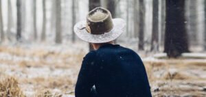 Read more about the article A Brief Guide to the Top Ways of Wearing Your Flat Brim Cowboy Stylishly