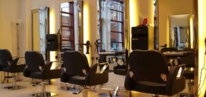 Read more about the article Benefits of Renting a Salon Space for Freelancers in the Hair & Beauty Business