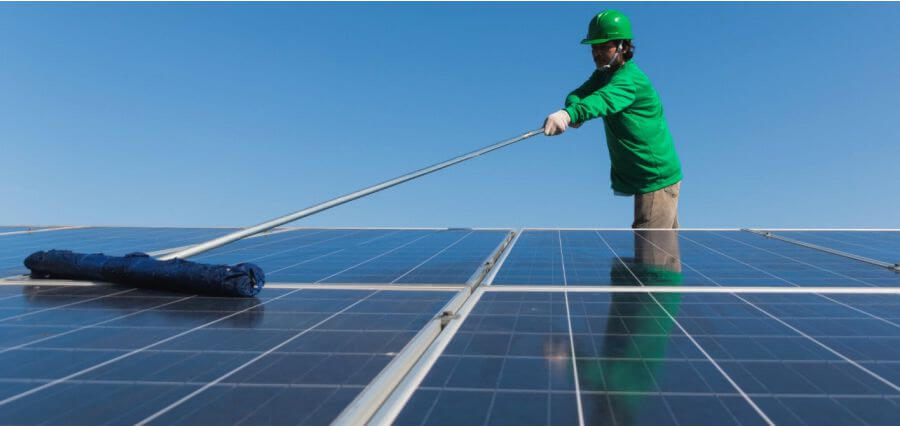 You are currently viewing 10 Common Mistakes with Hiring Solar Installers and How to Avoid Them