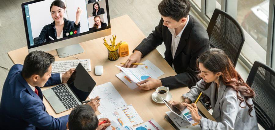 You are currently viewing How Meeting Rooms Bridge The Divide In Remote And In-Person Collaboration