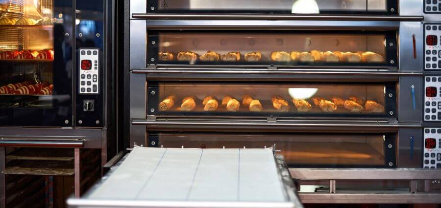 You are currently viewing How to Choose a Commercial Oven