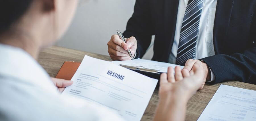 You are currently viewing The Benefits of Using a Resume Writing Service for Executives