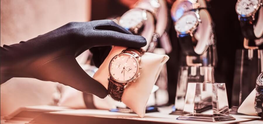 You are currently viewing 5 Things to Check Before Buying a Luxury Watch