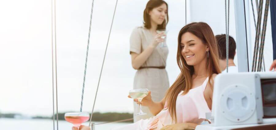 You are currently viewing Women in Luxurious Adventure: Benefits of Booking a Yacht