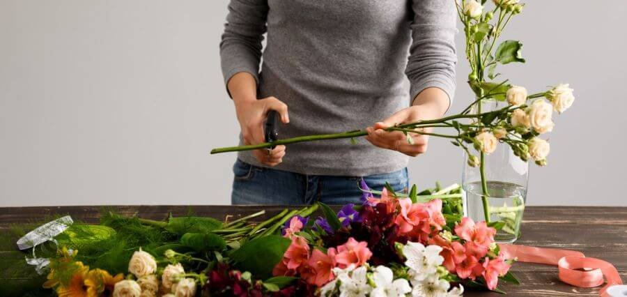 How to Ensure Floral Arrangements Last Longer