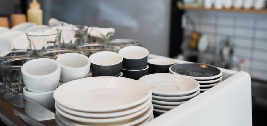 You are currently viewing What Factors Should Be Considered When Buying Restaurant Supplies?